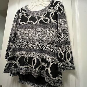 Black and white multilayer blouse by Multiples. Size M